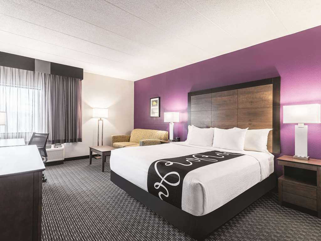 La Quinta Inn & Suites by Wyndham Salem NH - photo 28