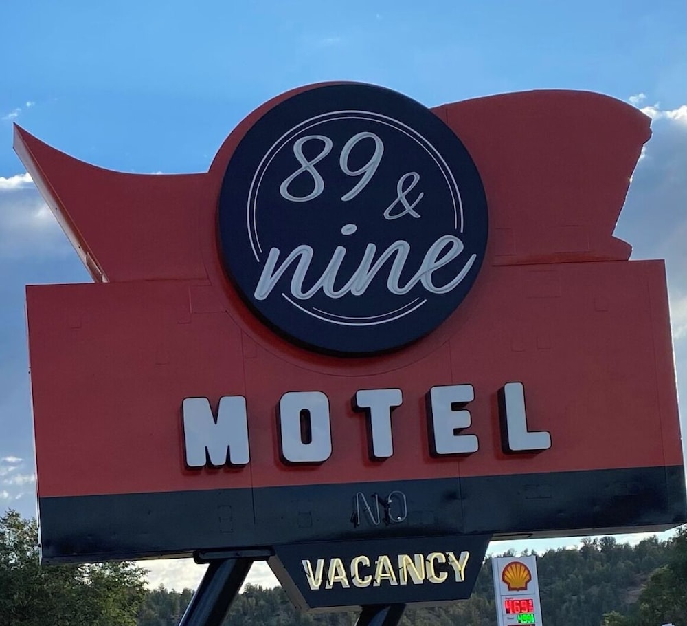 89 & Nine Motel - photo 15