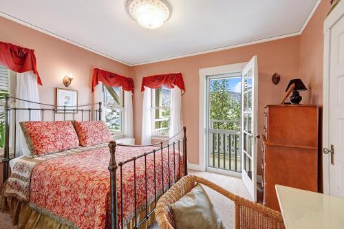 176MT Middle Terrace — Avalon — photo 4