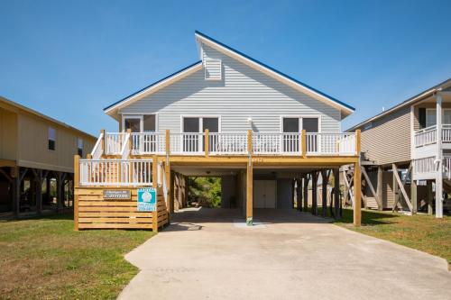 Changes In L'Attitude by Oak Island Accommodations - featured photo