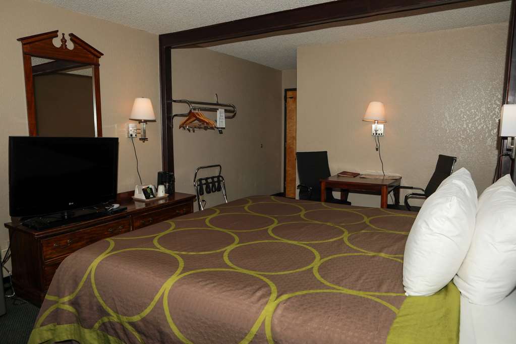 Super 8 by Wyndham Gallup - photo 12