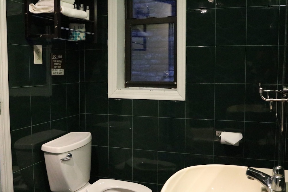 Midtown West Hotel - photo 26