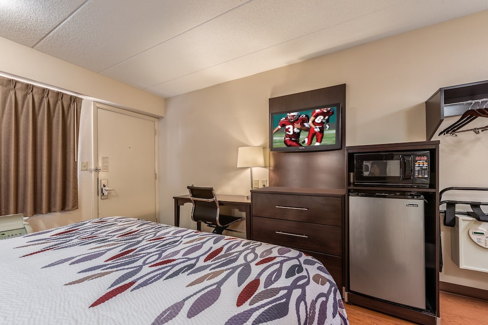 Red Roof Inn Merrillville - photo 16
