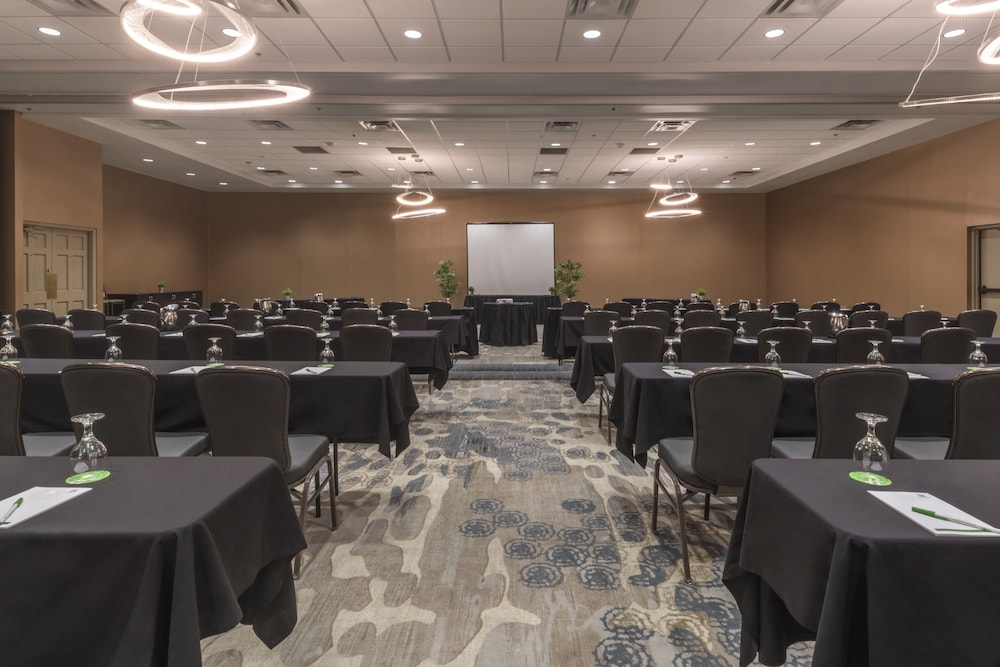 Holiday Inn & Suites Phoenix Airport North by IHG - photo 52