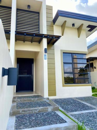Tagaytay Guesthouse 2Br near Twin Lakes — 4-Star Luxury Hotel in Alfonso, Philippines