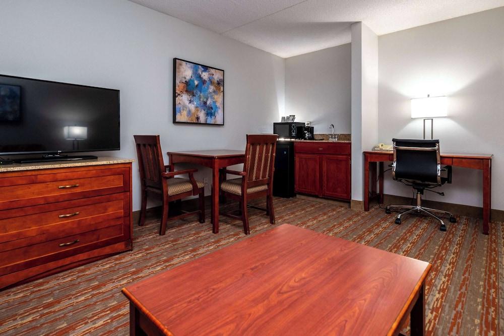 Endeavor Inn & Suites Trademark Collection by Wyndham - photo 10