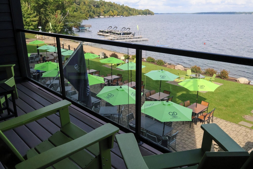 Quarterdeck Resort & Restaurant - photo 111