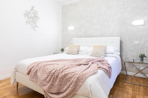 Mosaic Trastevere Silver Apartment — 4-Star Luxury Hotel in Rome, Italy