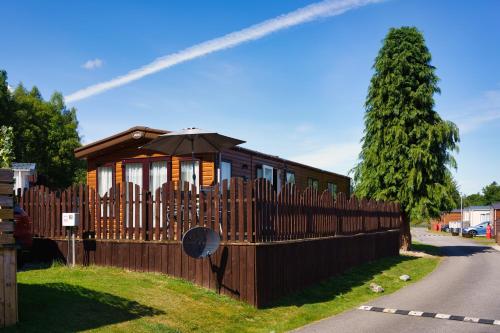 Cairn View Chalet — 4-Star Luxury Hotel in Aviemore, United Kingdom
