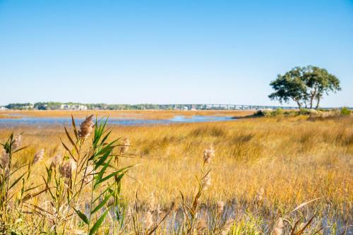 Intracoastal Views by Oak Island Accommodations - photo 36