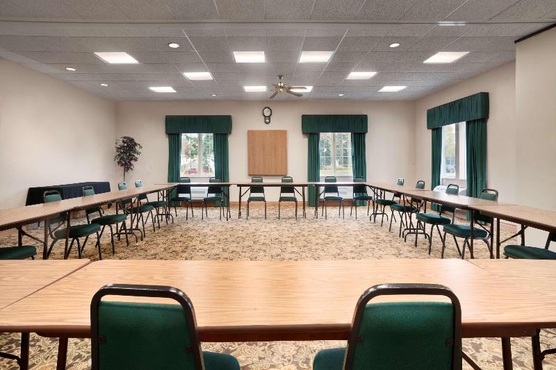 Portage Inn & Suites Kalamazoo - photo 24