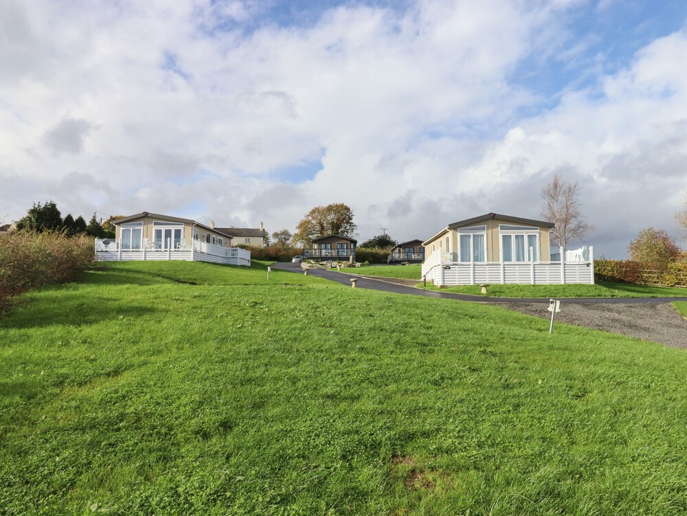 Cherry Lodge — 4-Star Luxury Hotel in Newton Abbot, United Kingdom