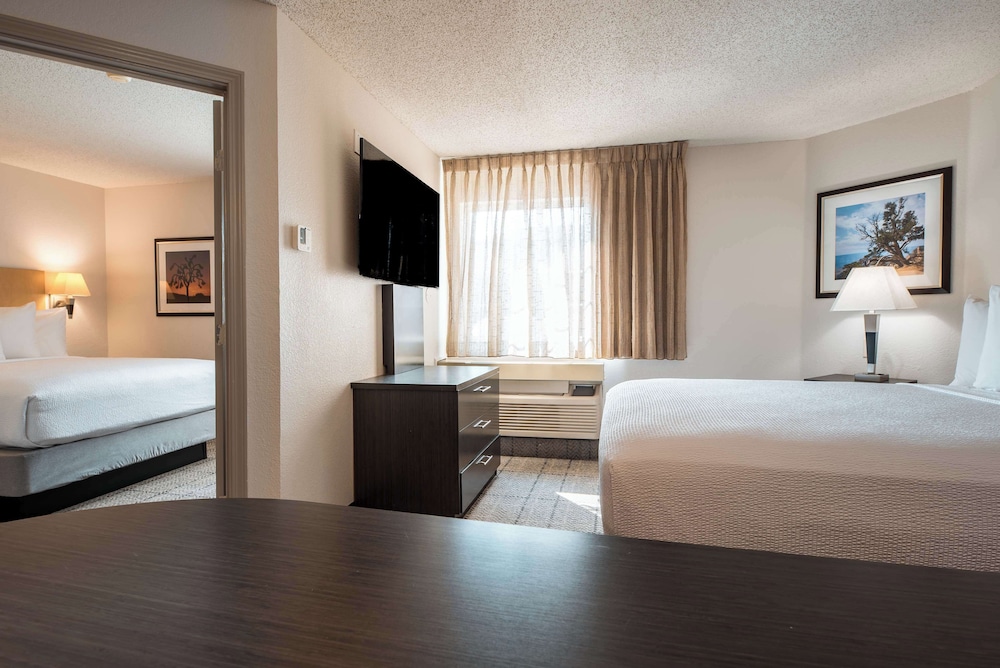 Sonesta Simply Suites Dallas Richardson - photo 12