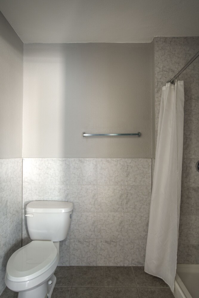 OYO Inn Dallas South - photo 37