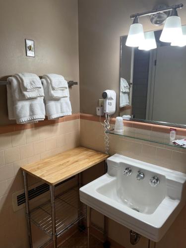 DeLano Motel & RV Park Beaver - photo 19