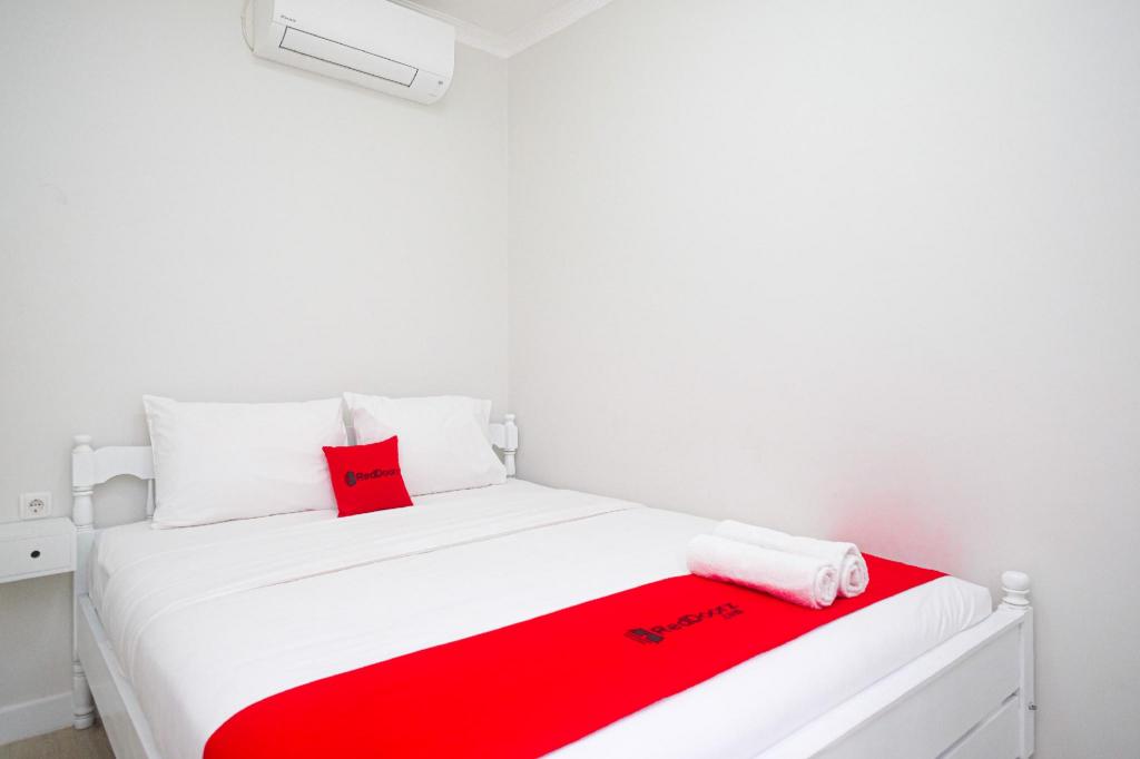 RedDoorz Plus @ Harmonie Cepu Blora — hotel in Cepu