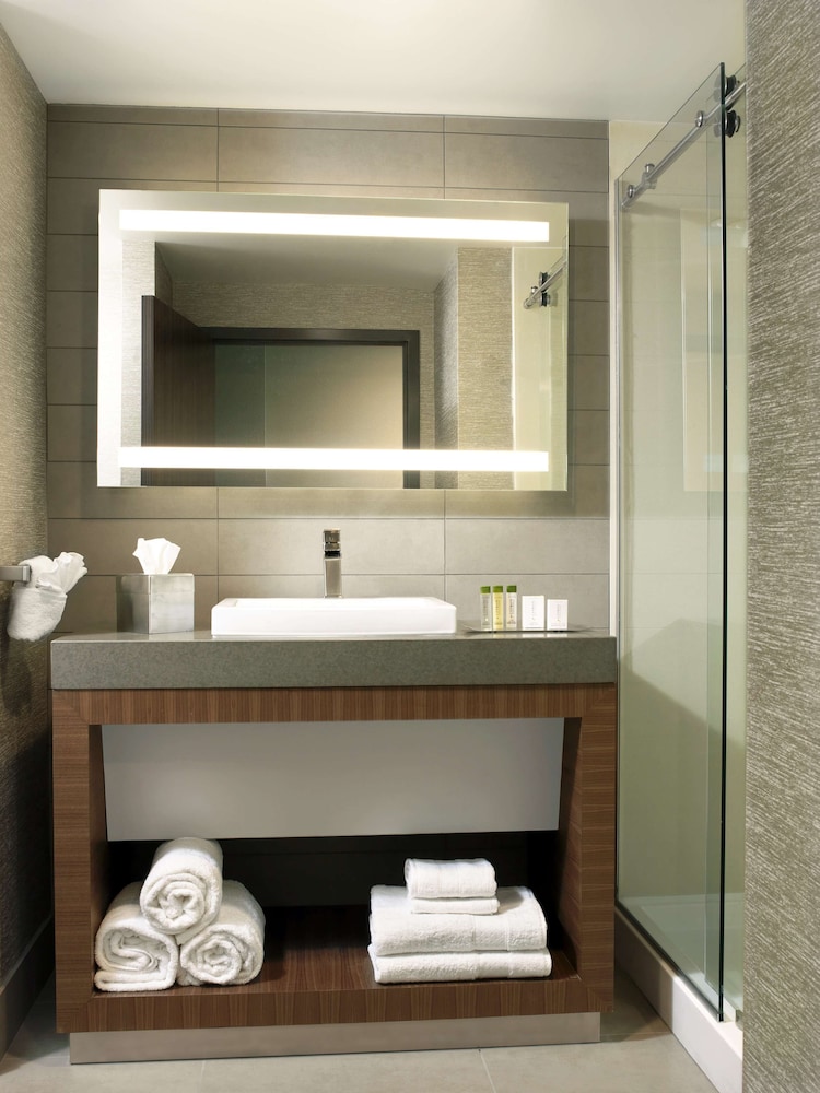 The Broadway Columbia a DoubleTree by Hilton - photo 16