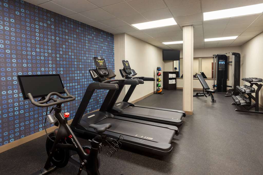 La Quinta Inn & Suites by Wyndham Lake George - photo 12