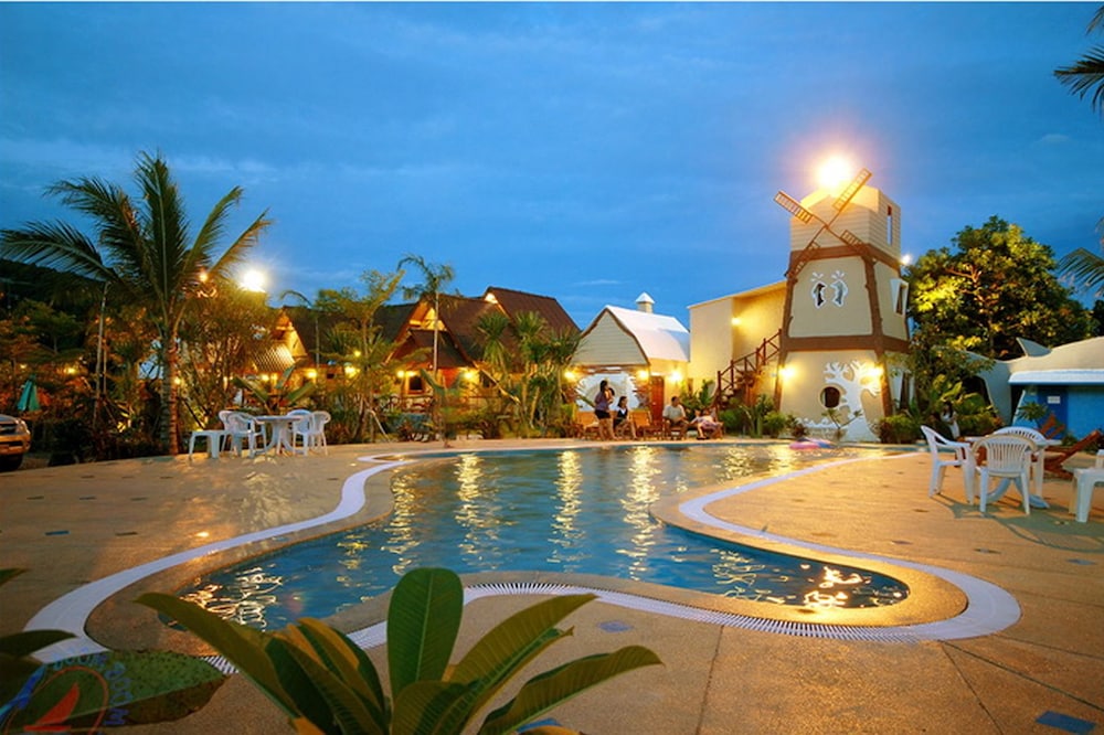 Boom Boom Resort in Tha Mai, Thailand