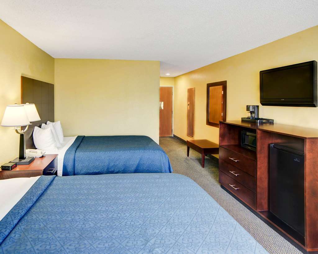 Quality Inn & Suites Grand Prairie South - photo 14