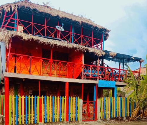 Hostal Belleza Tropical — 4-Star Luxury Hotel in Monitos, Colombia