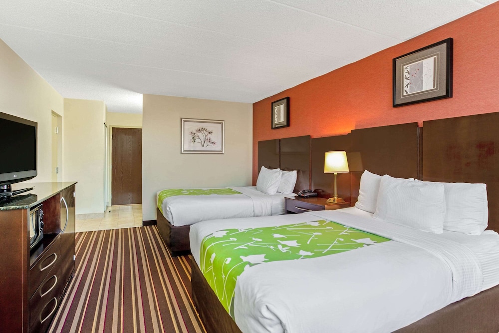 DoubleTree by Hilton Salisbury - photo 13