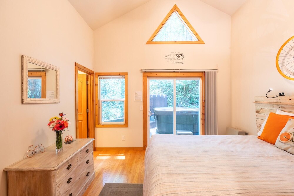 Vino Velo Retreat Redwoods Hot Tub Fire Table BBQ Game Room Fast WiFi Dog Friendly - photo 18