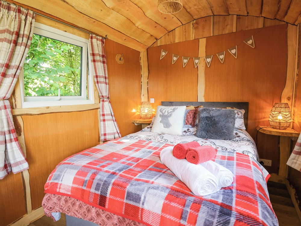 Shepherd’s Cwtch — Llandovery — photo 3