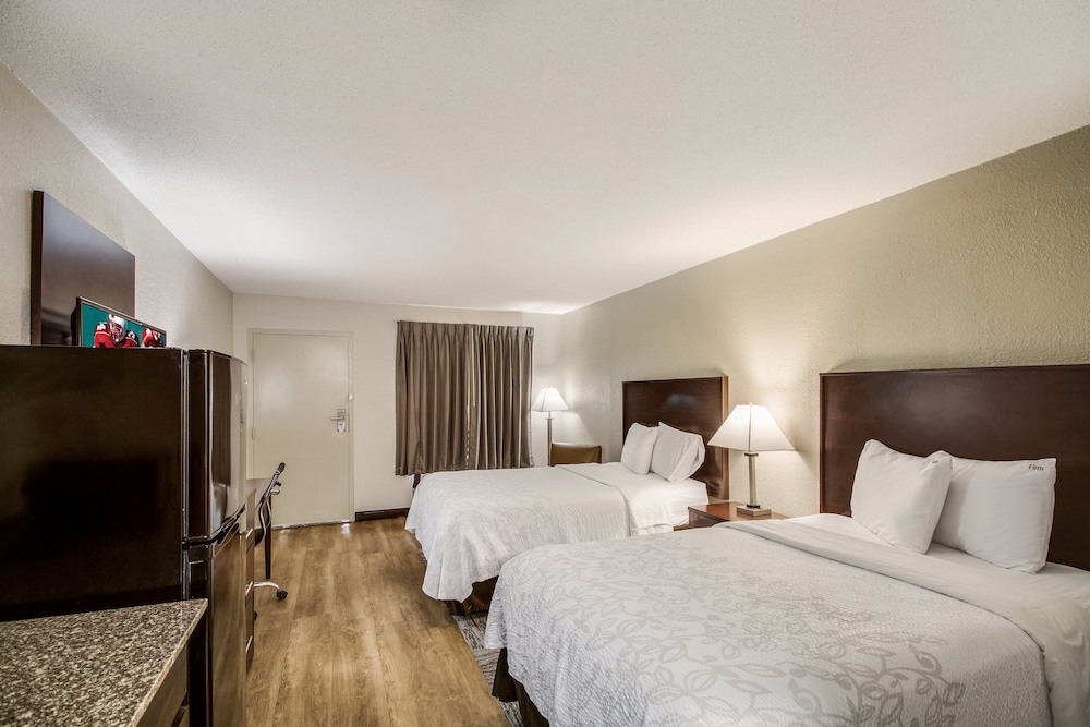 Red Roof Inn PLUS Dallas Addison - photo 15