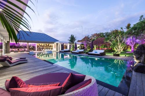 Seminyak Luxueuse villa 61 BR 18 personnes — 4-Star Luxury Hotel in Seminyak, Indonesia