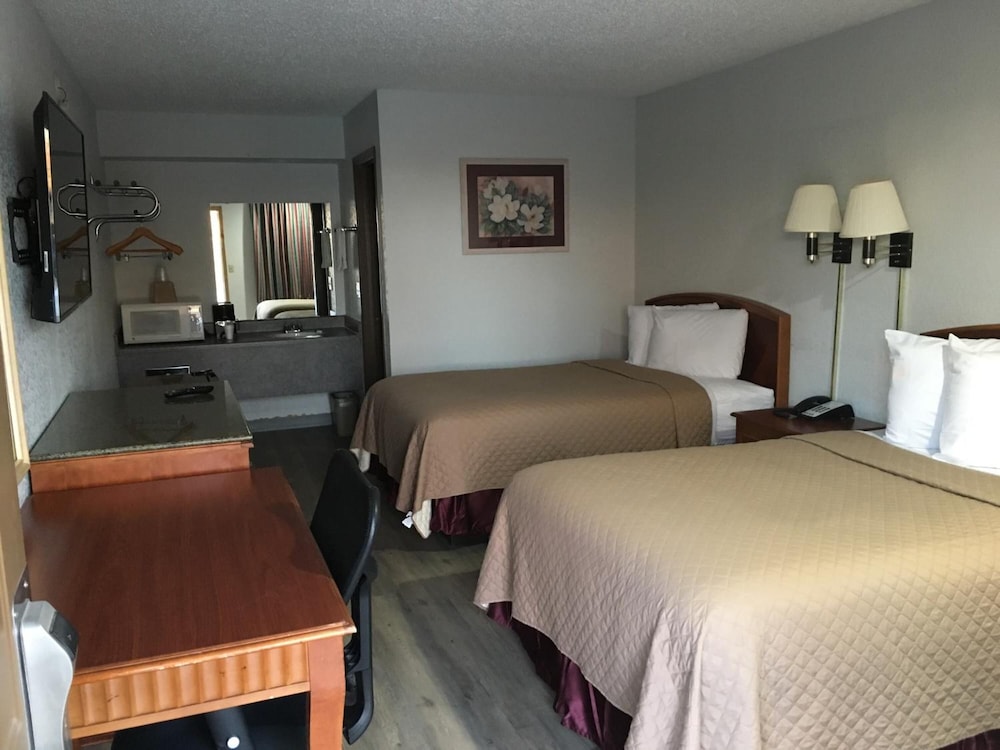 Colonial Inn - photo 21