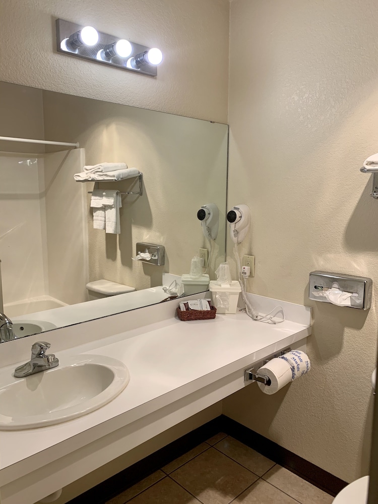 Candlelight Inn & Suites Hwy 69 near McAlester - photo 27