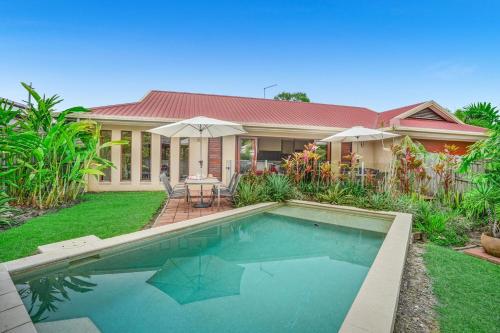 Belle Escapes Villa Latania Palm Cove — 4-Star Luxury Hotel in Palm Cove, Australia