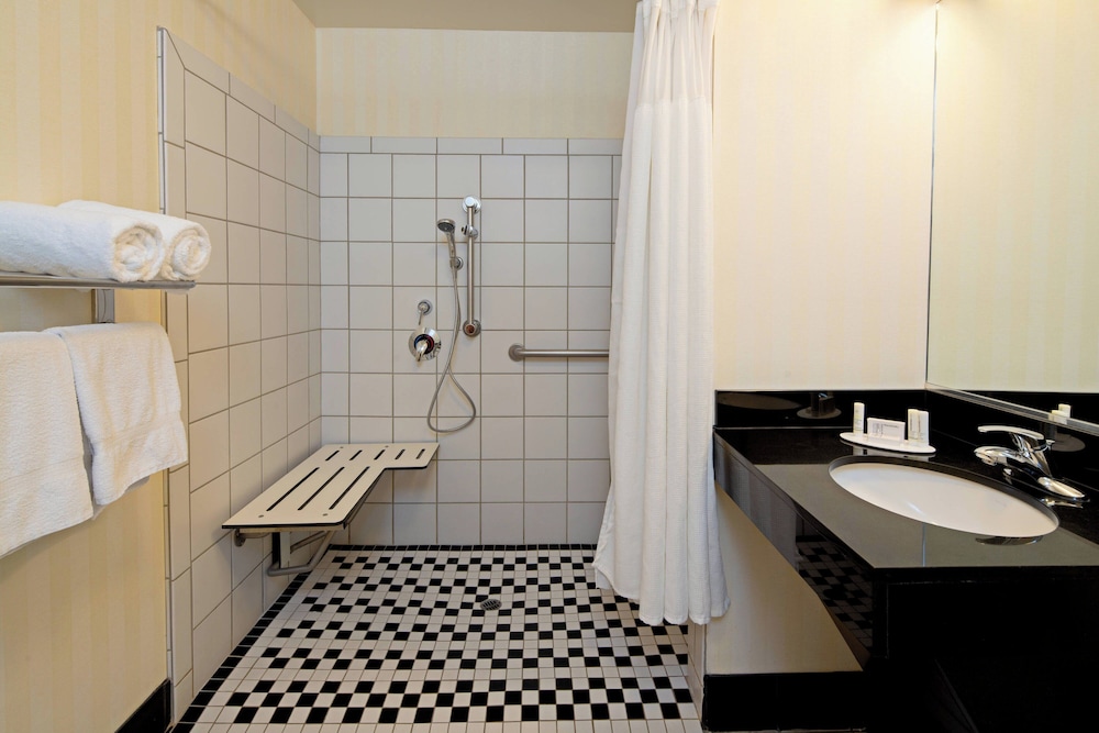 Fairfield Inn & Suites by Marriott Los Angeles West Covina - photo 11