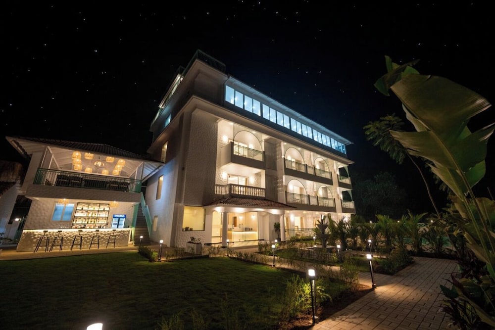 Yellowstone Resort Arambol in Arambol, India