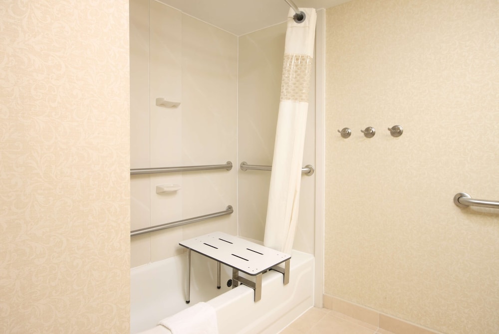 Hampton Inn White Plains Tarrytown - photo 15