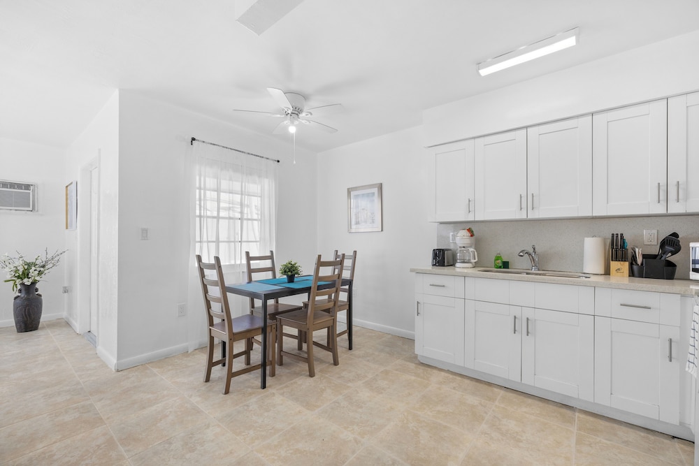 Sunset Inn Hallandale Beach - photo 28