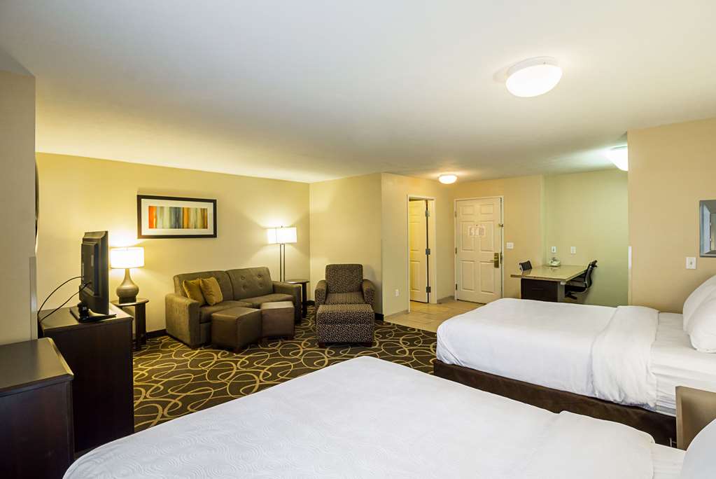 MainStay Suites Fargo I 94 Medical Center - photo 23