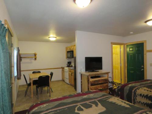 North Park Inn & Suites - photo 6