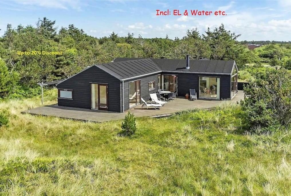 Luxury 109m2 Cottage Dunesnorthsea Løkkenblokhus Denmark — 4-Star Luxury Hotel in Lokken, Denmark