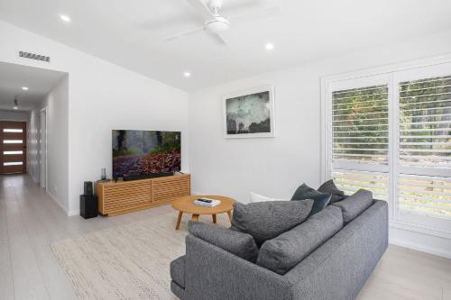 Clovelly Pet Friendly Fully Fenced Yard — Tomerong