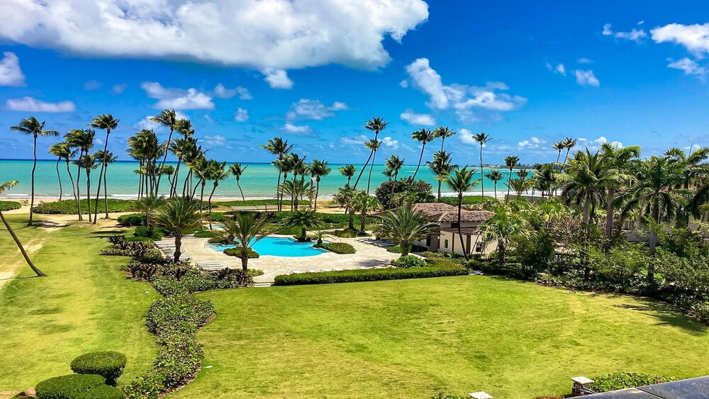 Villa Seabreeze — 4-Star Luxury Hotel in Rio Grande, Puerto Rico