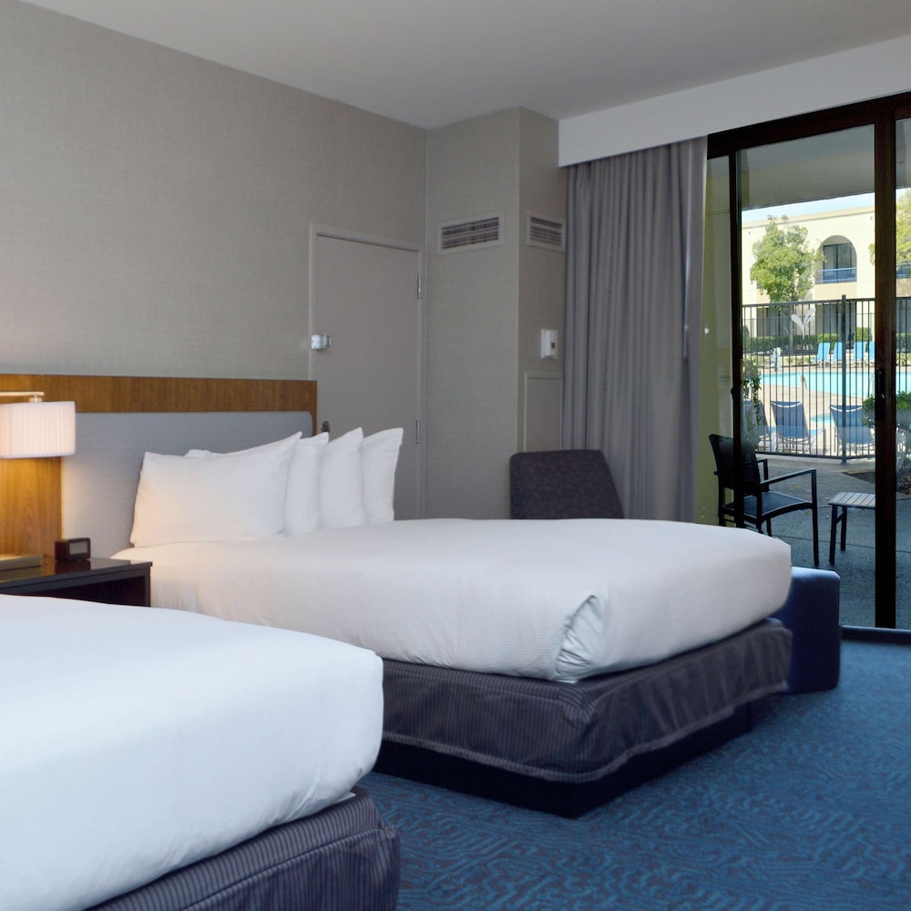 Doubletree by Hilton Newark Fremont - photo 18