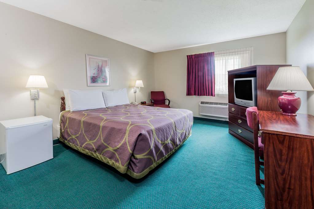 Super 8 by Wyndham Jerseyville - photo 9