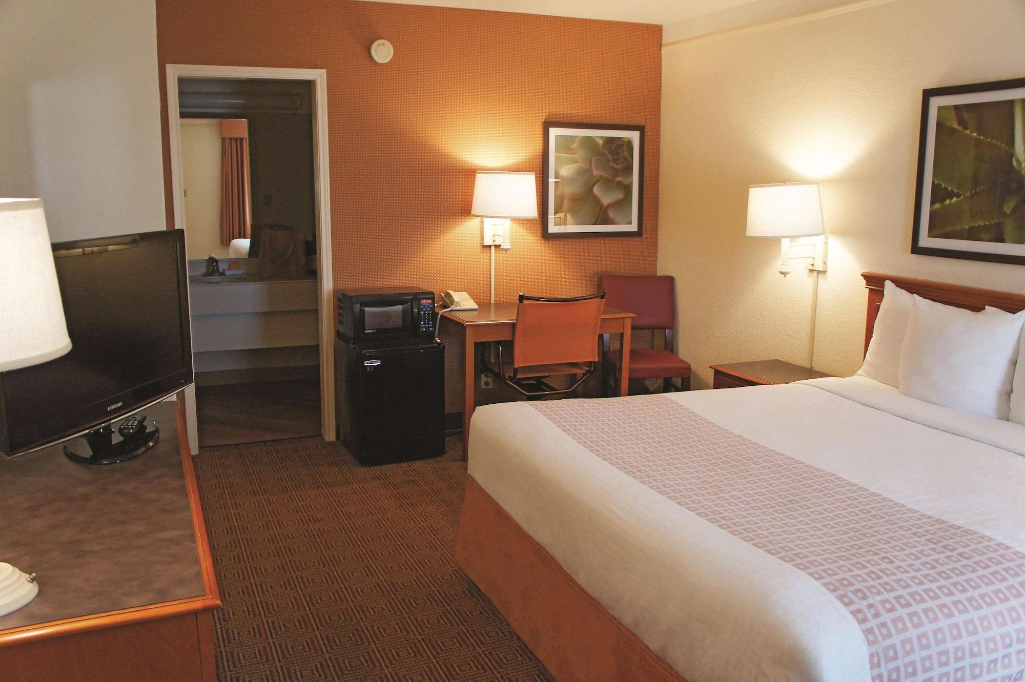 Baymont by Wyndham San Antonio South Park - photo 6