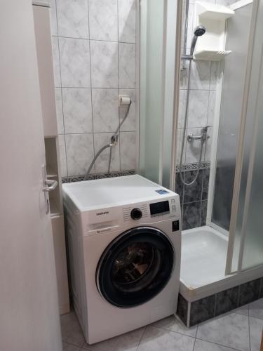 Apartment Jelena — 4-Star Luxury Hotel in Podstrana, Croatia