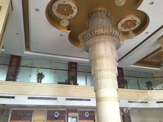 Haiyi Hotel - carbon neutral hotel in Shayang
