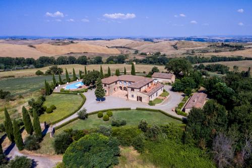 Villa Asciano 20 by Mmega — 4-Star Luxury Hotel in Trequanda, Italy