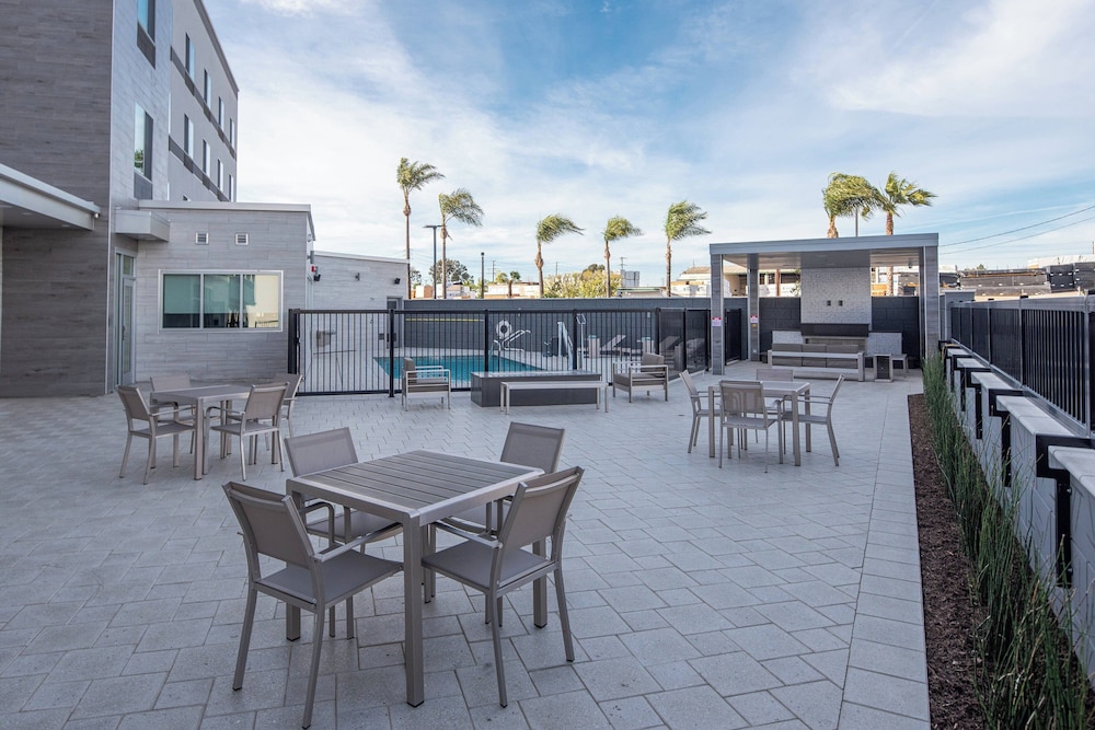 Fairfield Inn & Suites by Marriott Anaheim Los Alamitos - photo 39