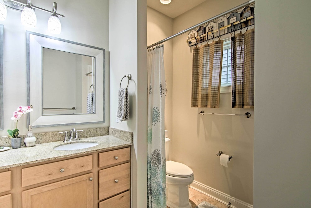 Resort Amenities & Screened Porch: Ocean View Home - photo 12